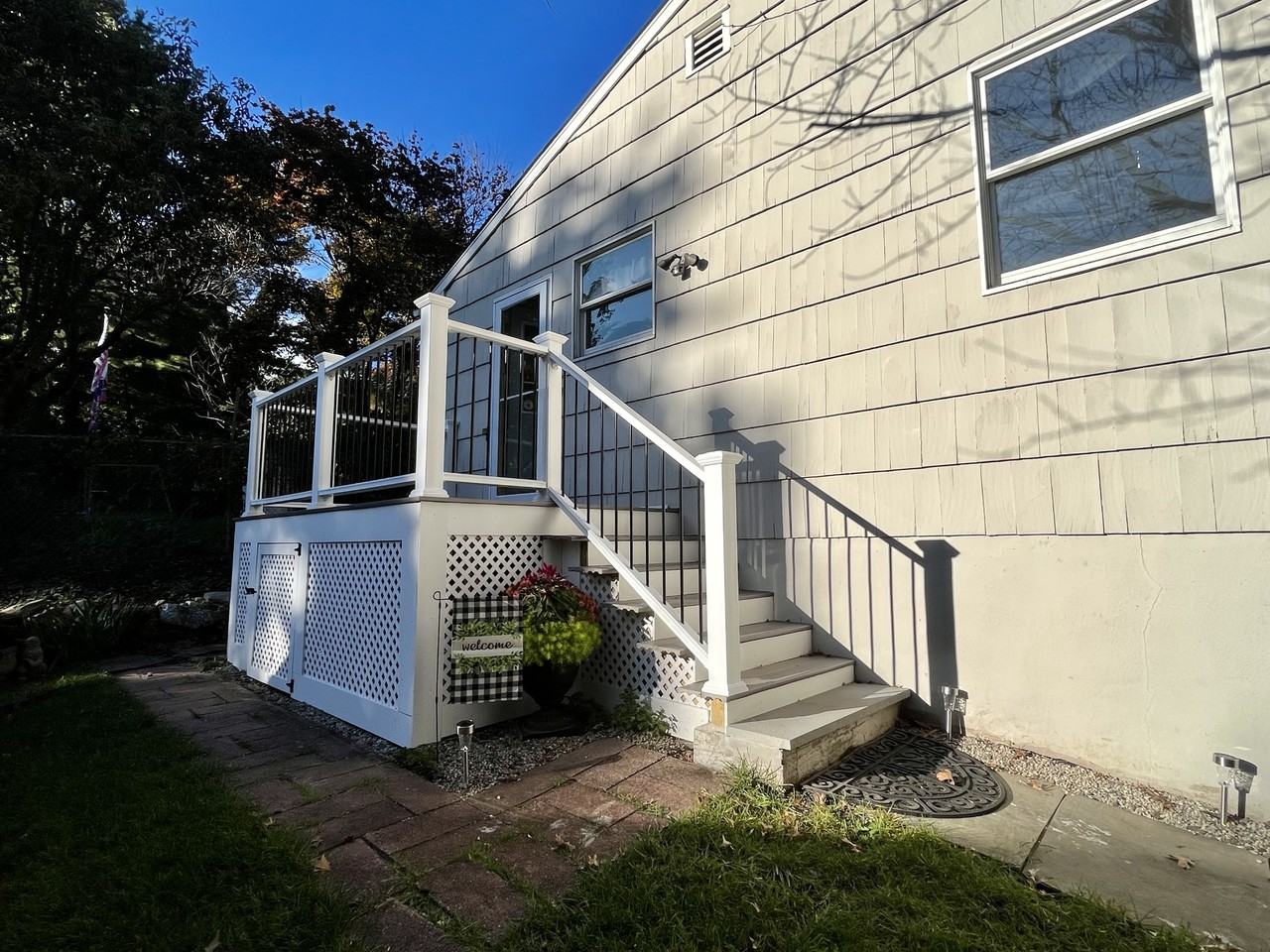 60 Luanne Rd - Photo 2 of 12