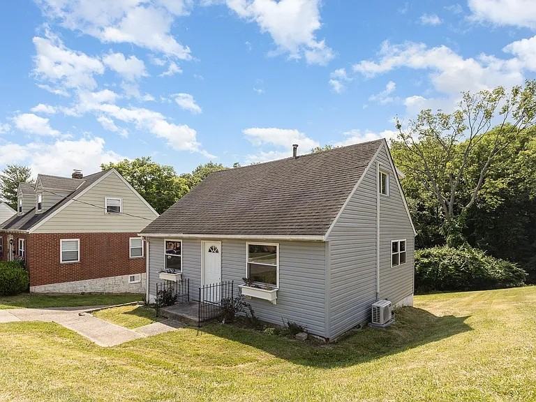 36 Arlington Place - Photo 2 of 22