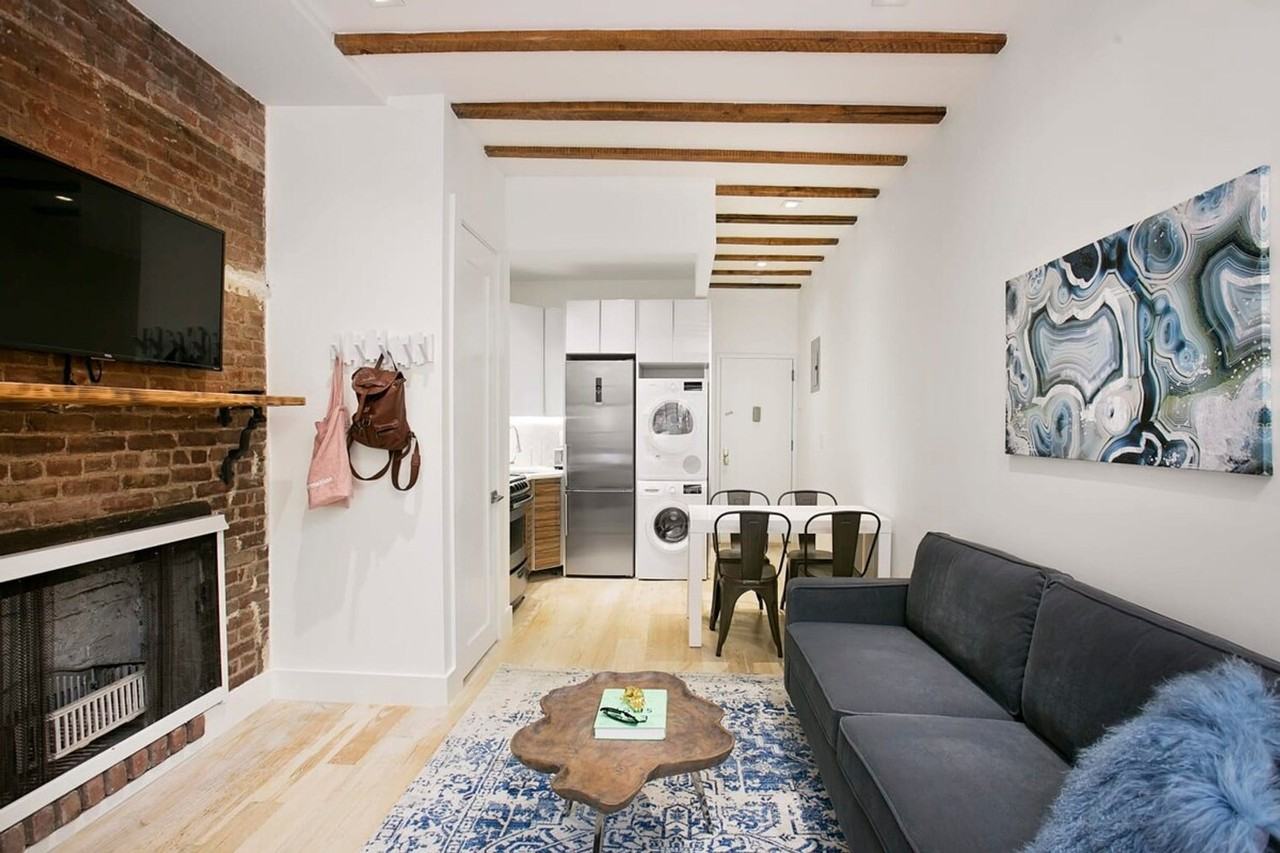 241 E 24th St #1021819P - Photo 2 of 6