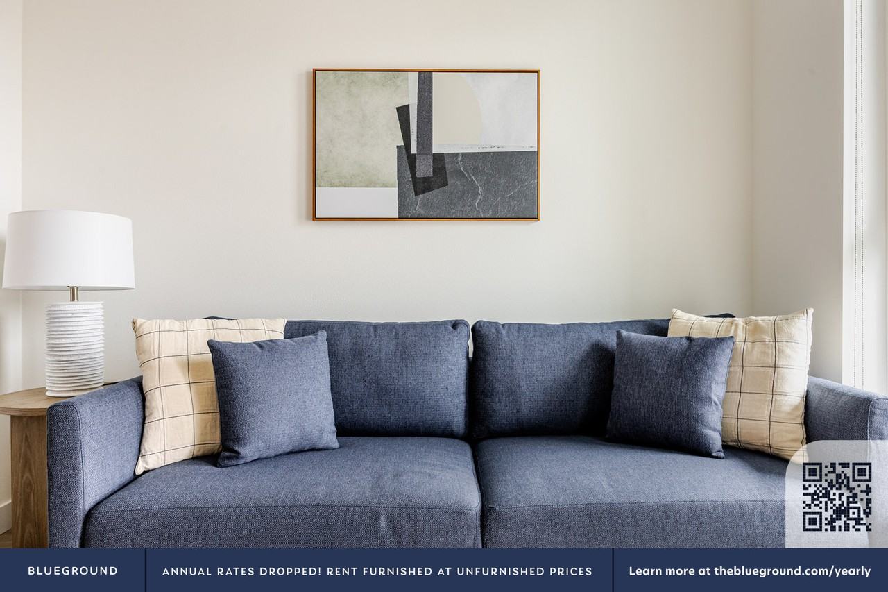 511 South Harbor Boulevard - Photo 4 of 41