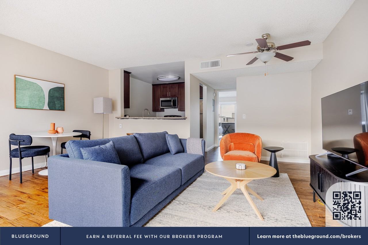 611 N Howard St #1318 - Photo 4 of 28