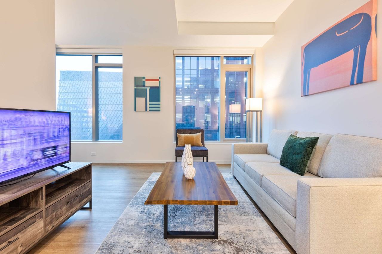 131 Seaport Blvd #1039280P - Photo 2 of 12