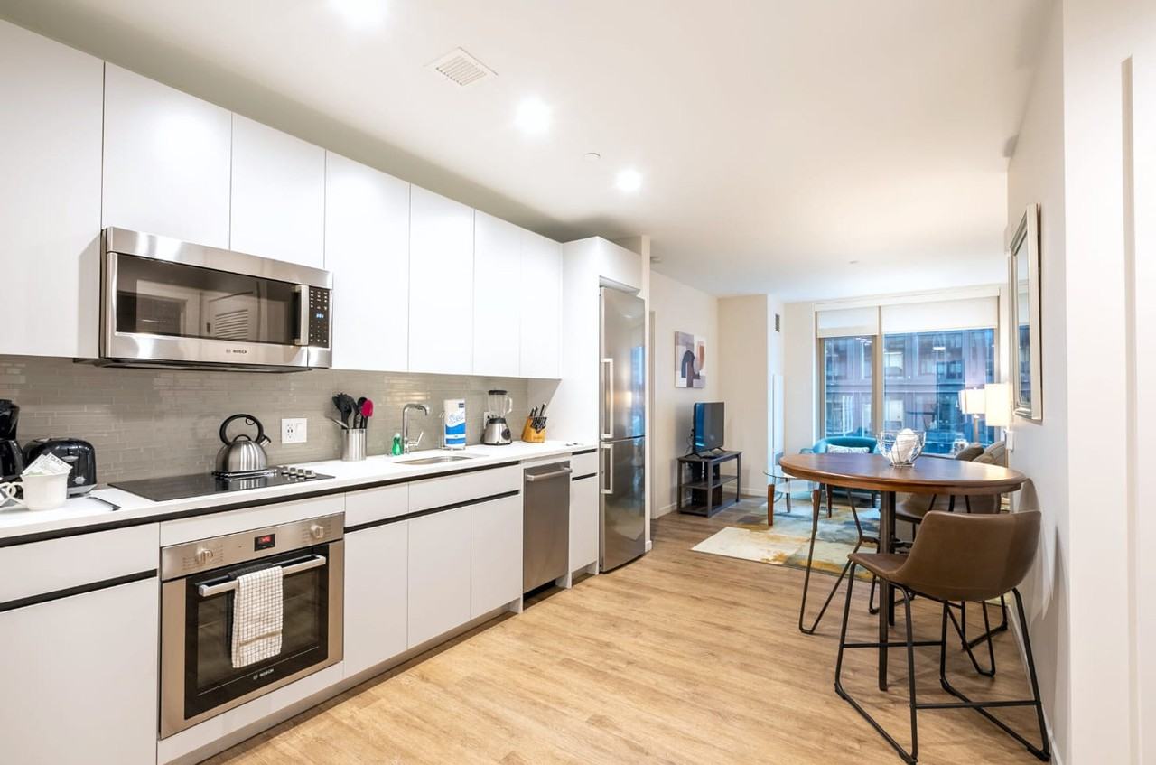 131 Seaport Blvd #1050361P - Photo 2 of 17