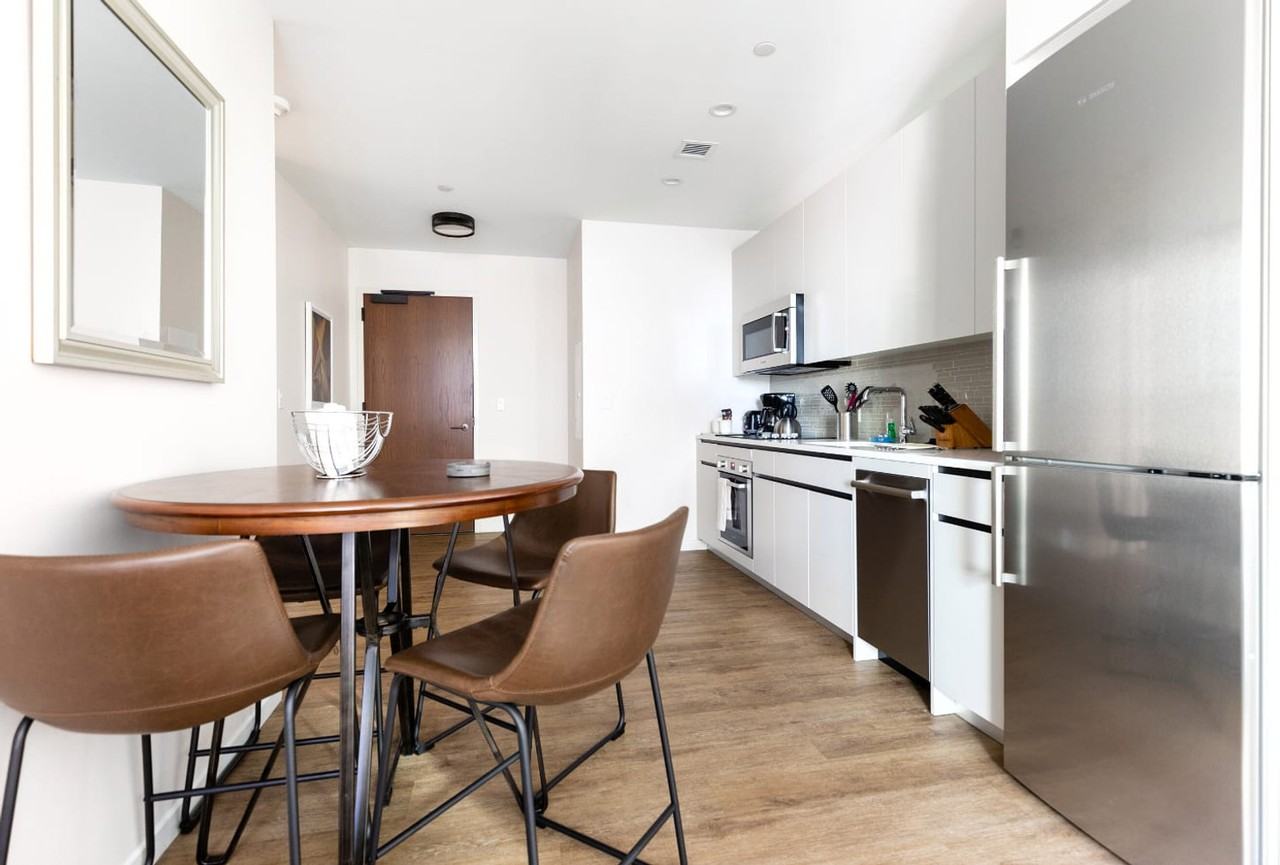 131 Seaport Blvd #1050361P - Photo 3 of 17