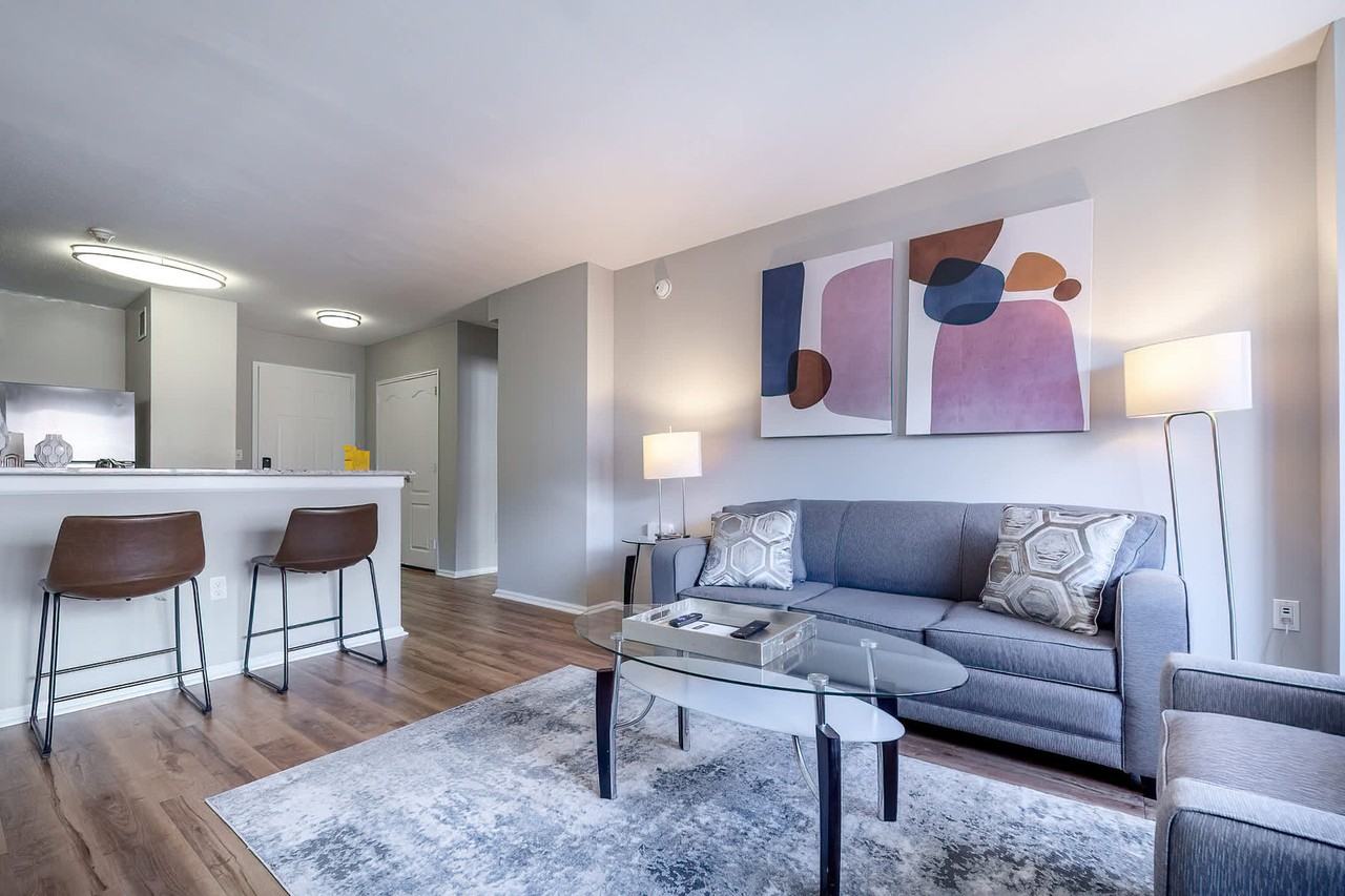 25 Bank St #1050395P - Photo 3 of 16