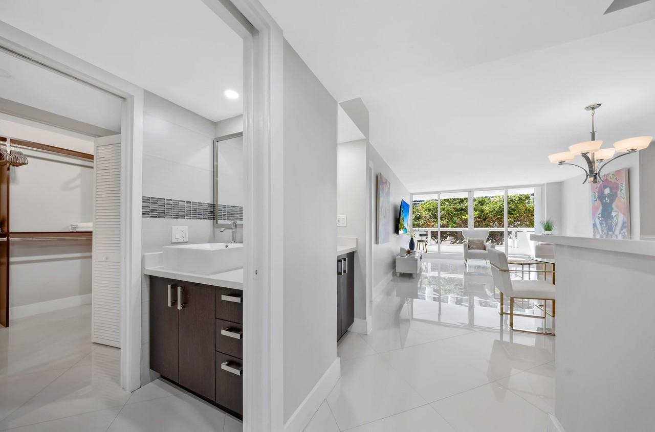 1717 N Bayshore Dr #1054121P - Photo 6 of 25