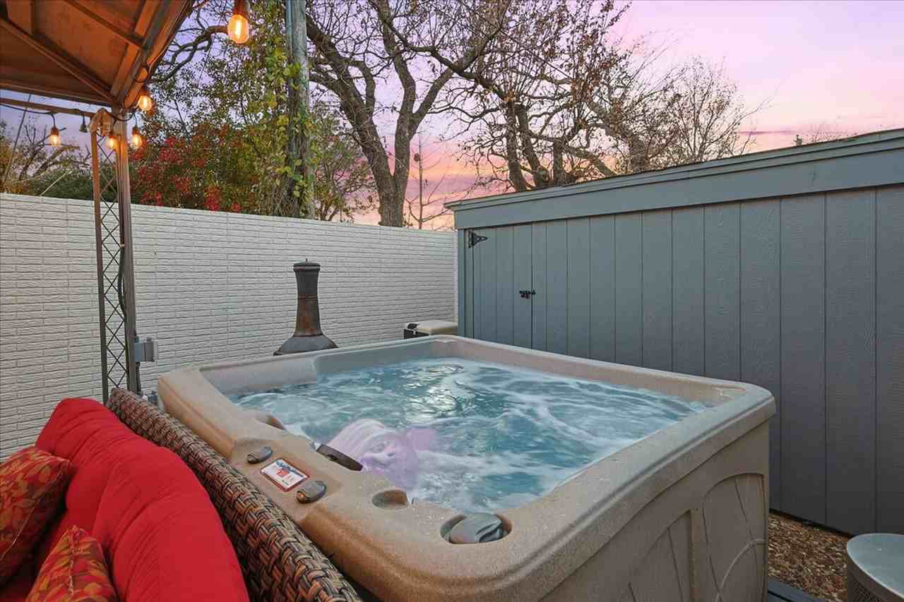 610 W Northgate Dr #1056405P - Photo 3 of 50