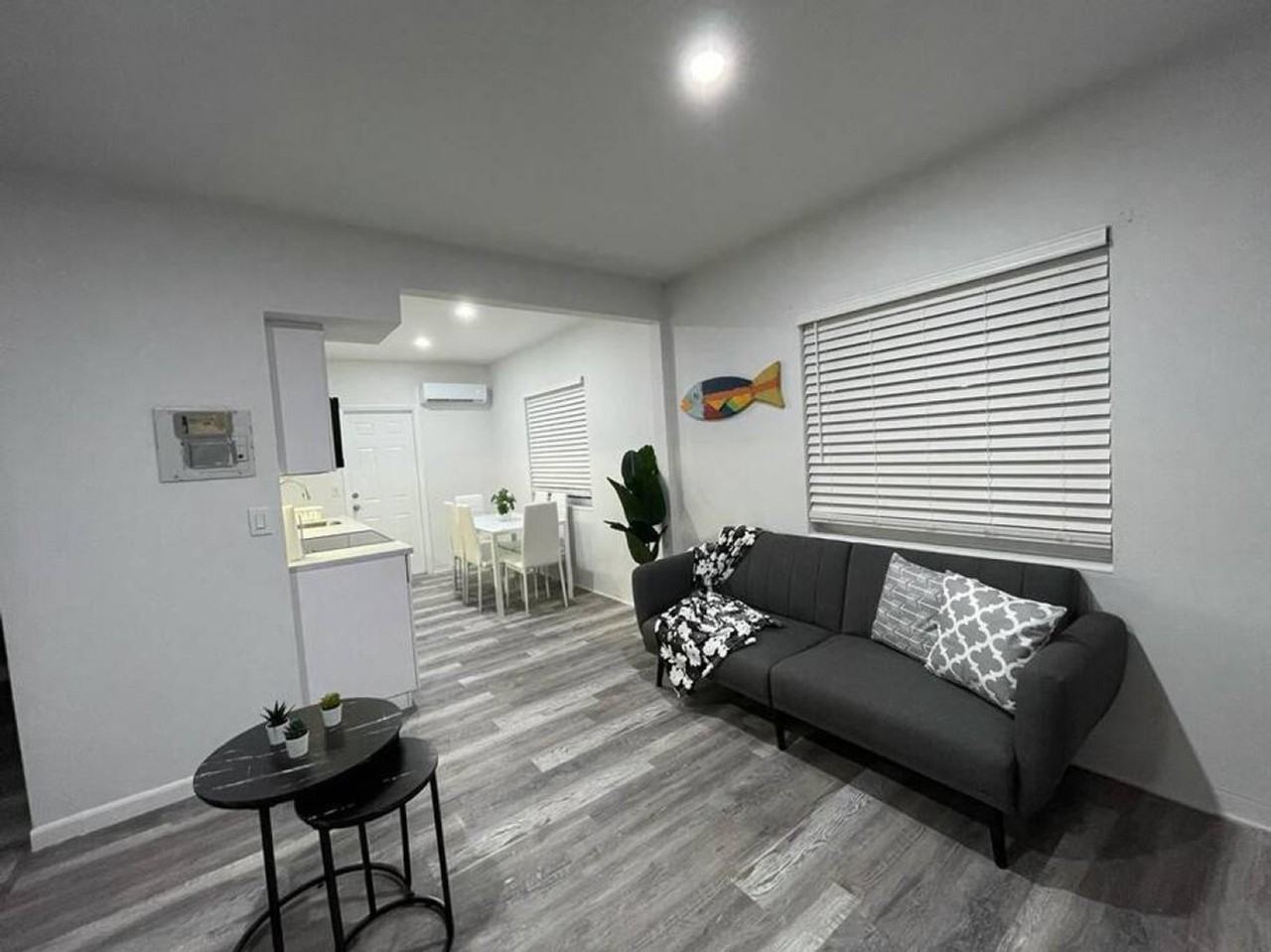 1111 Southwest 37th Avenue - Photo 5 of 18