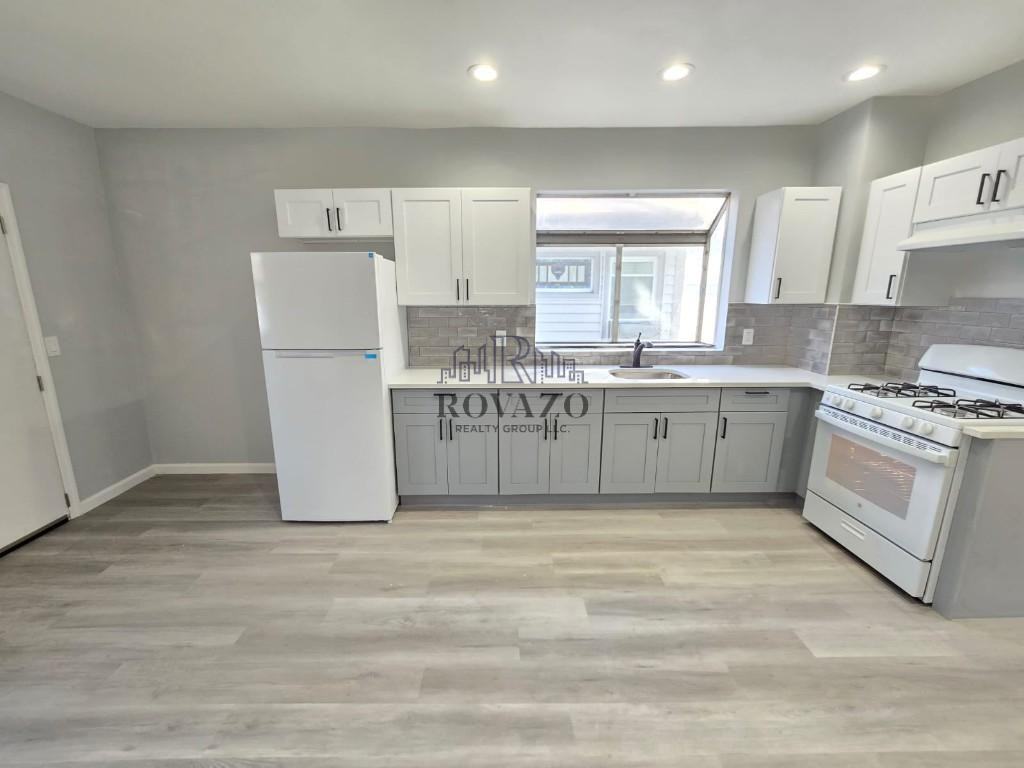 1542 Morris Place - Photo 2 of 16