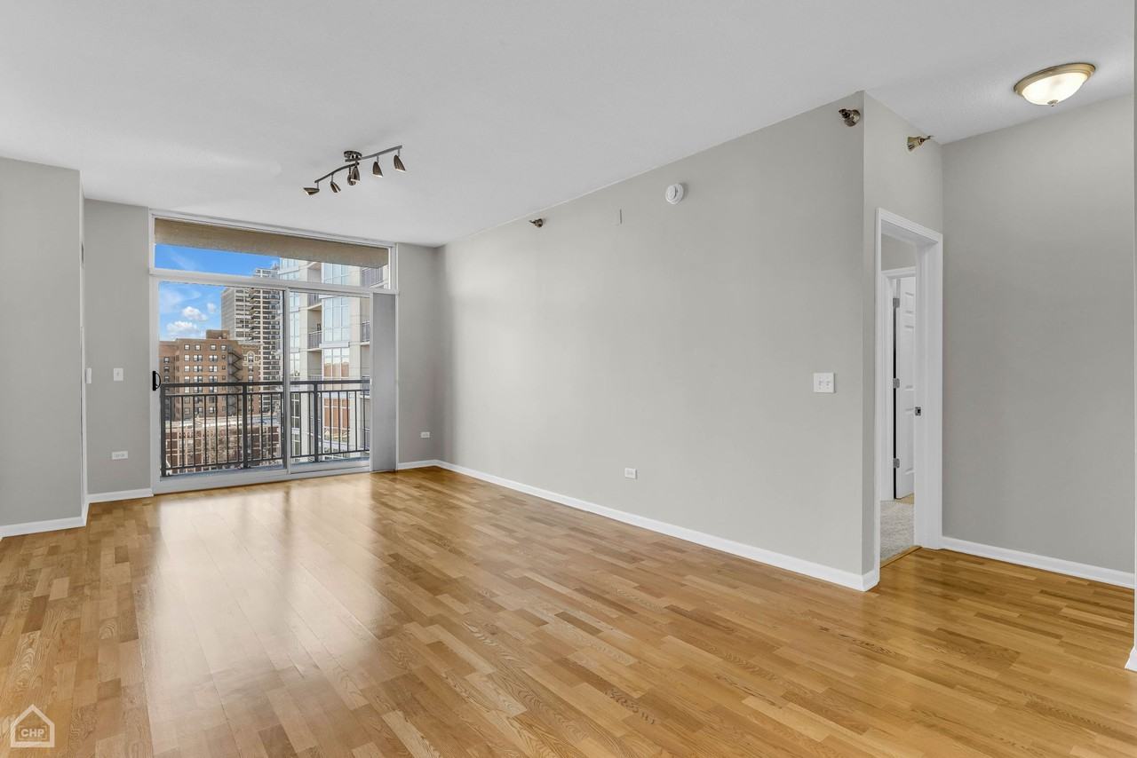 1134 West Granville Avenue #918 - Photo 3 of 25