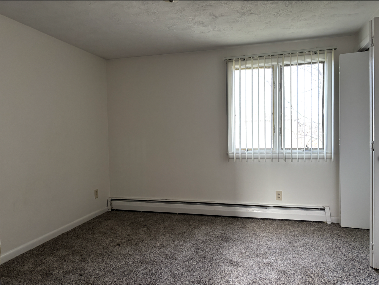 Islebrook Apartments - Photo 5 of 8