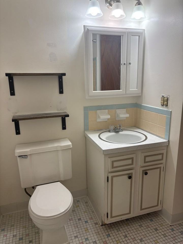 Islebrook Apartments - Photo 6 of 8