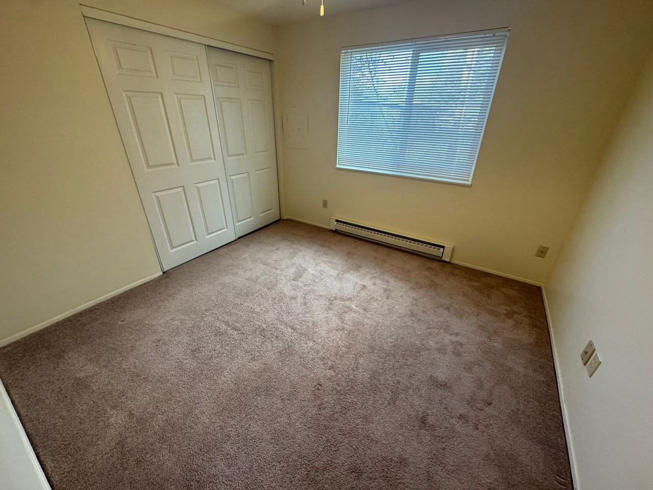 455 Se Lilly Ave Apt B - Photo 5 of 6