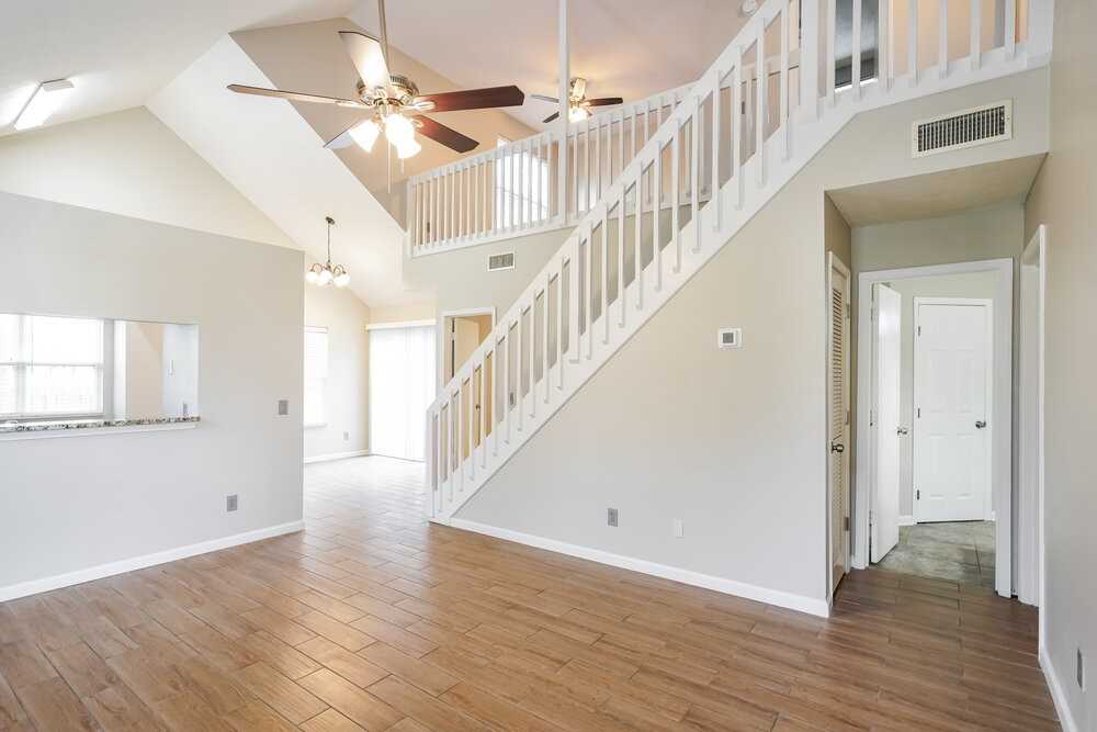 301 Hunters Chase Dr - Photo 4 of 17