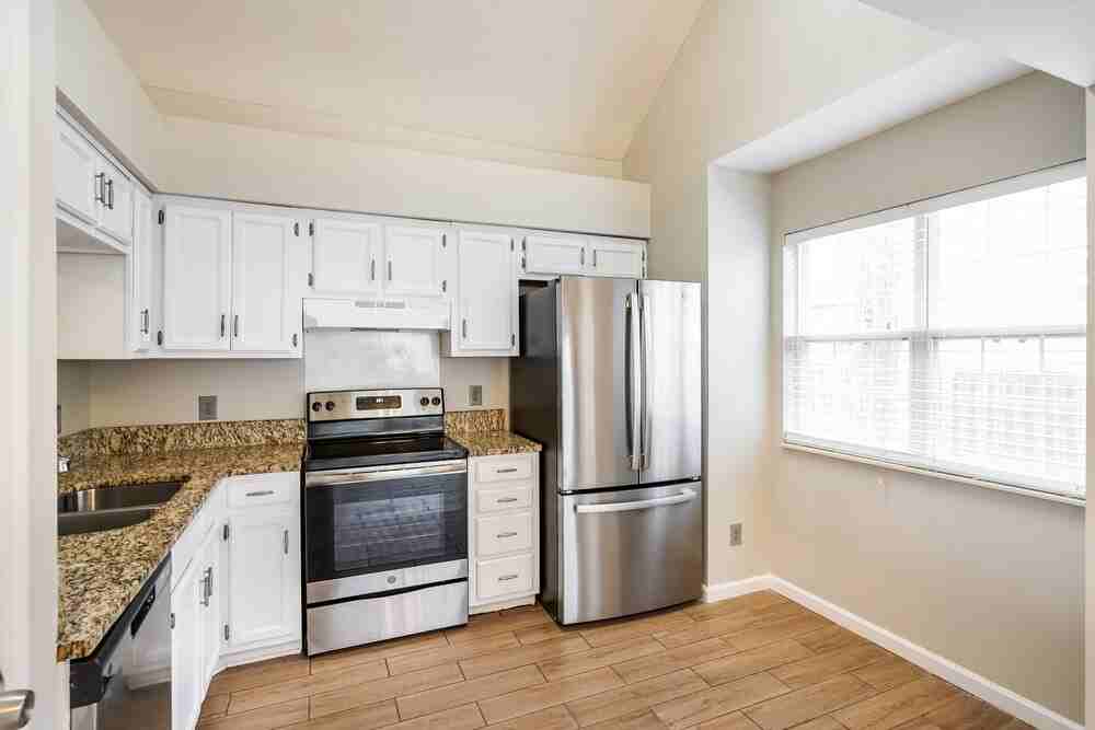 301 Hunters Chase Dr - Photo 7 of 17