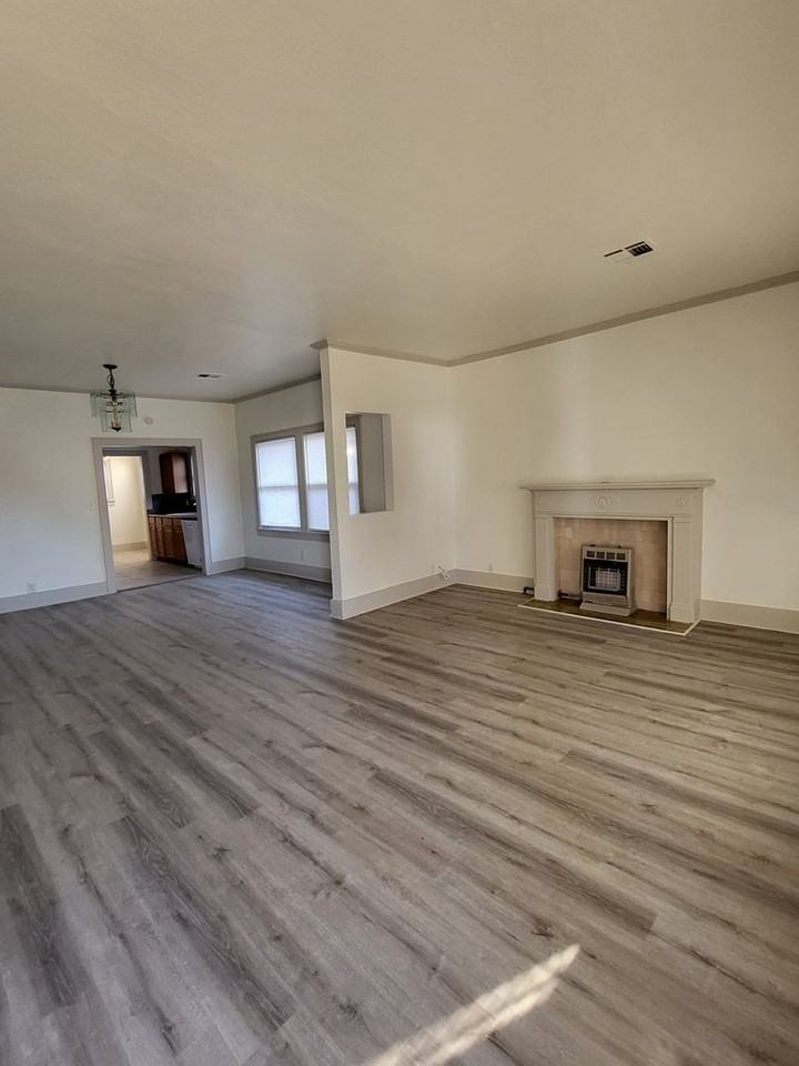 1326 W Elm Ave - Photo 2 of 20