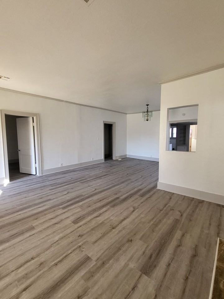 1326 W Elm Ave - Photo 3 of 20
