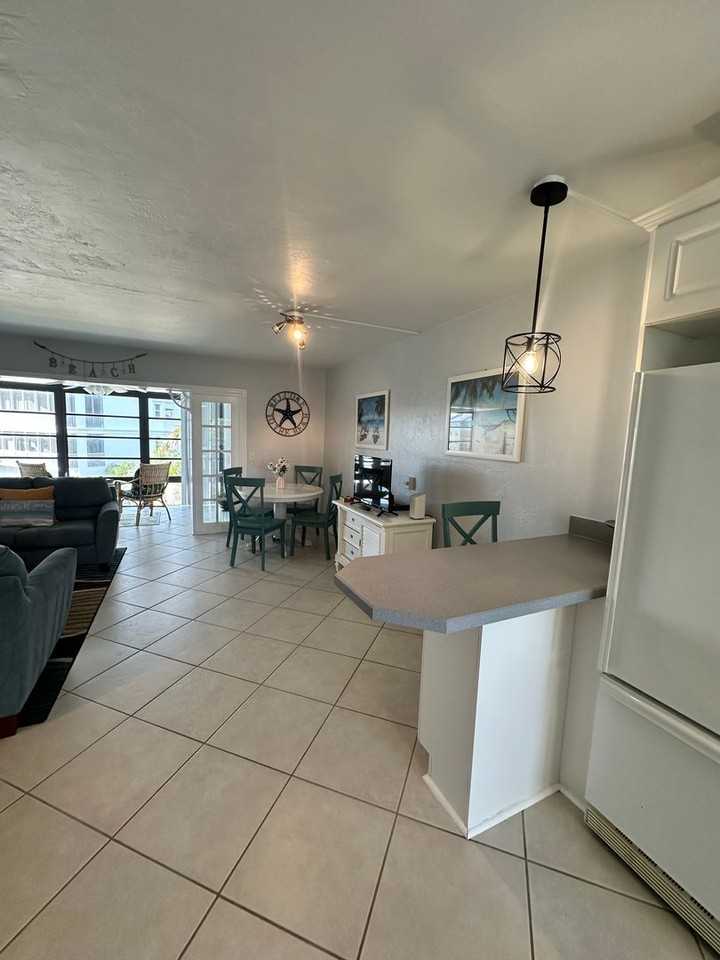 377 Vanderbilt Beach Rd - Photo 7 of 20