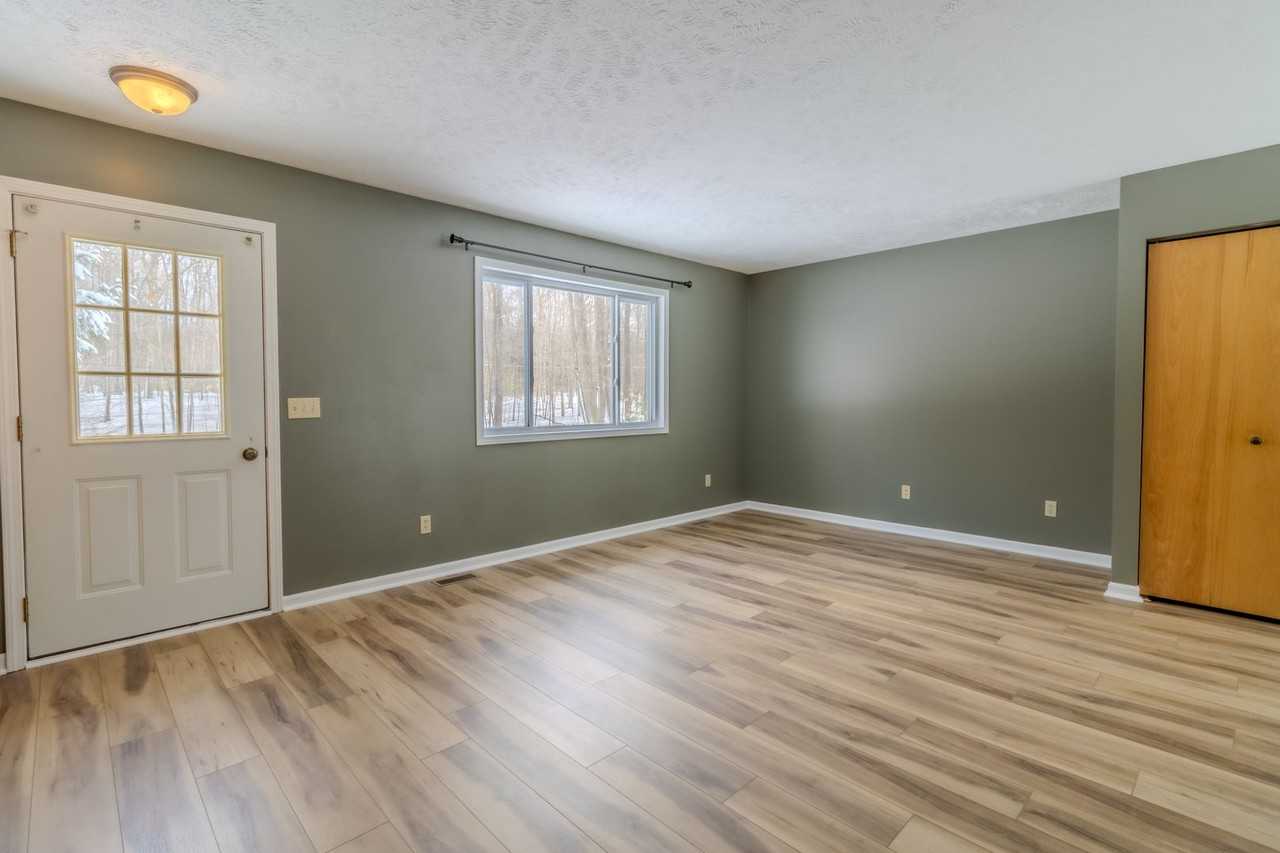 5332 Maple Grove Rd - Photo 5 of 17