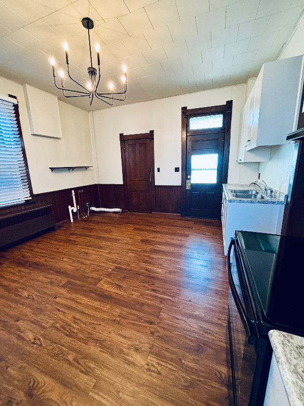 1028 Adams St #1028 - Photo 2 of 10
