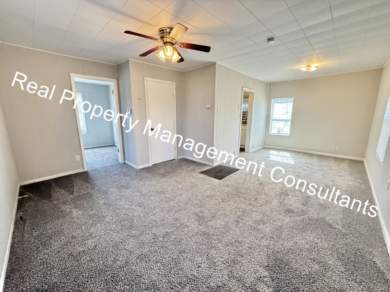 139 N Cedar Ave - Photo 3 of 18