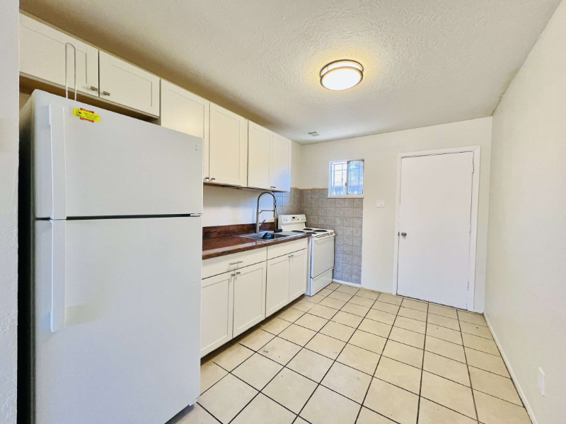 404 Georgia St Se #3 - Photo 2 of 18