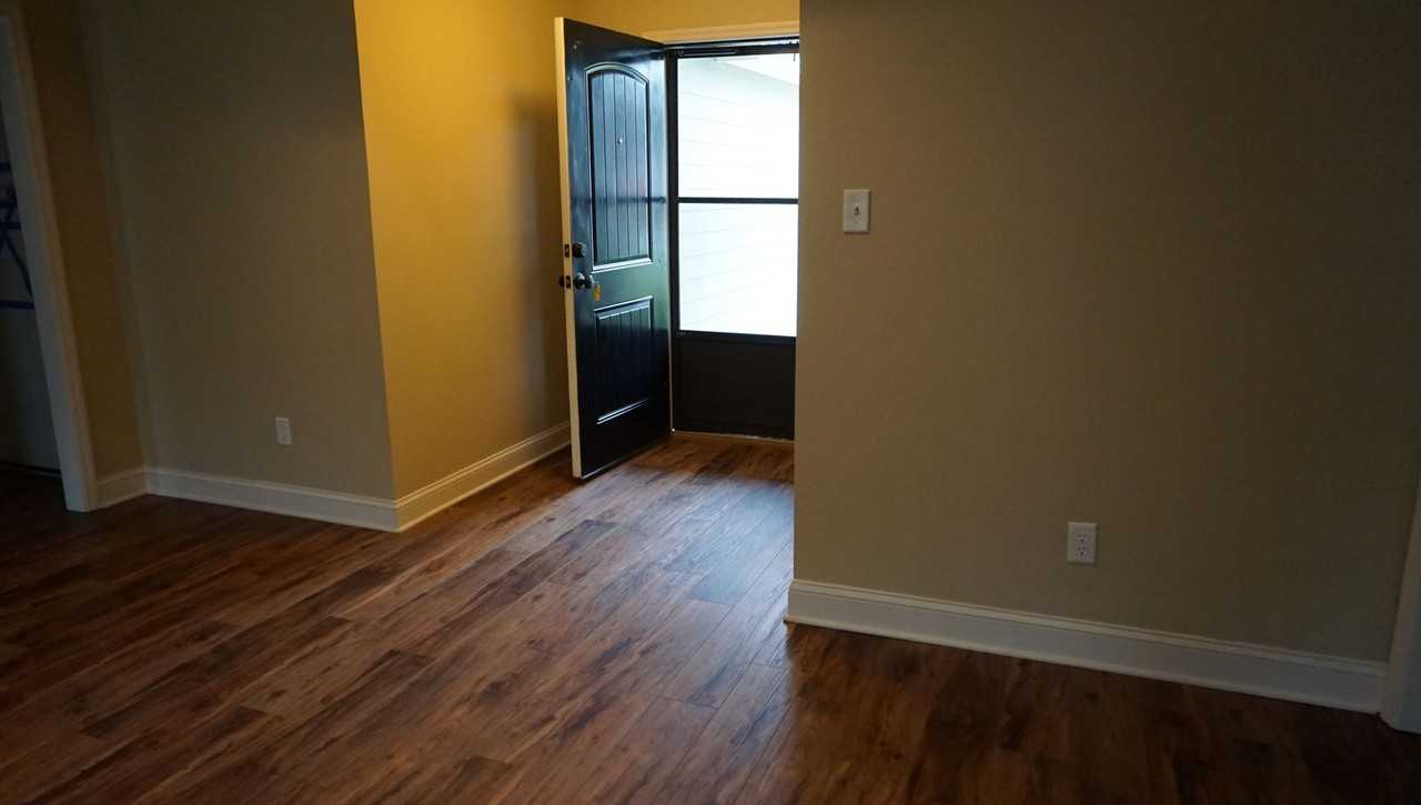 3915 Sierra Ct - Photo 3 of 22