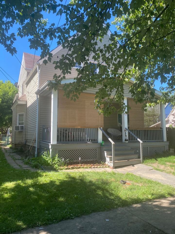 3223 Woodbridge - Photo 2 of 7