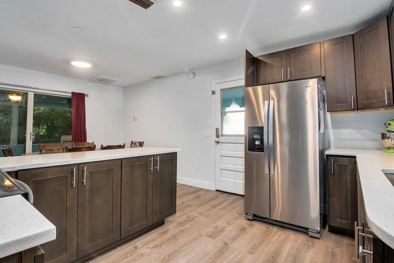 6515 5th St - Photo 2 of 50