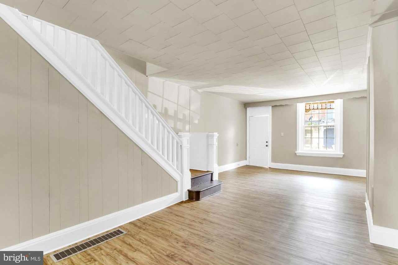 2235 Logan St - Photo 3 of 20