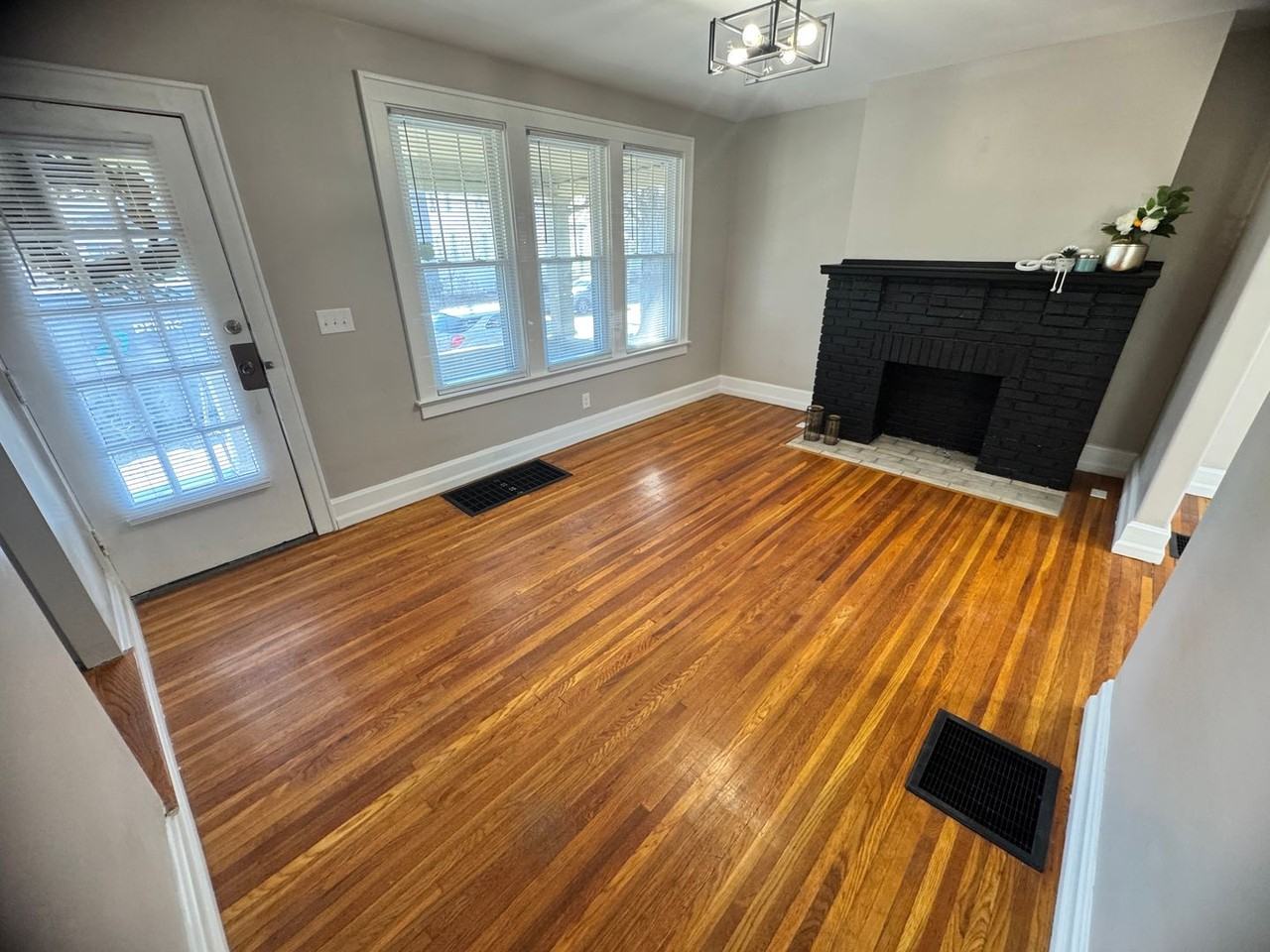 426 Stewart Ave - Photo 5 of 50