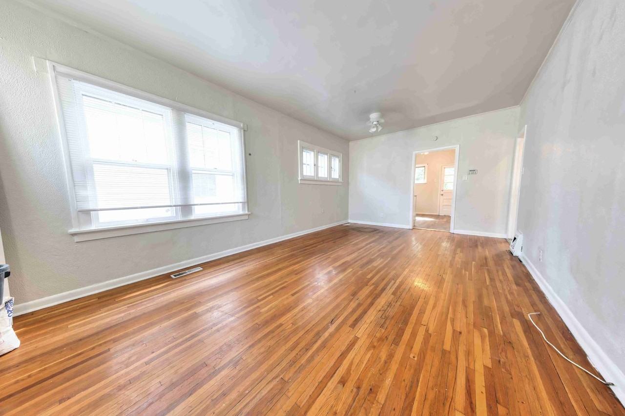 3810 Neosho St - Photo 3 of 28