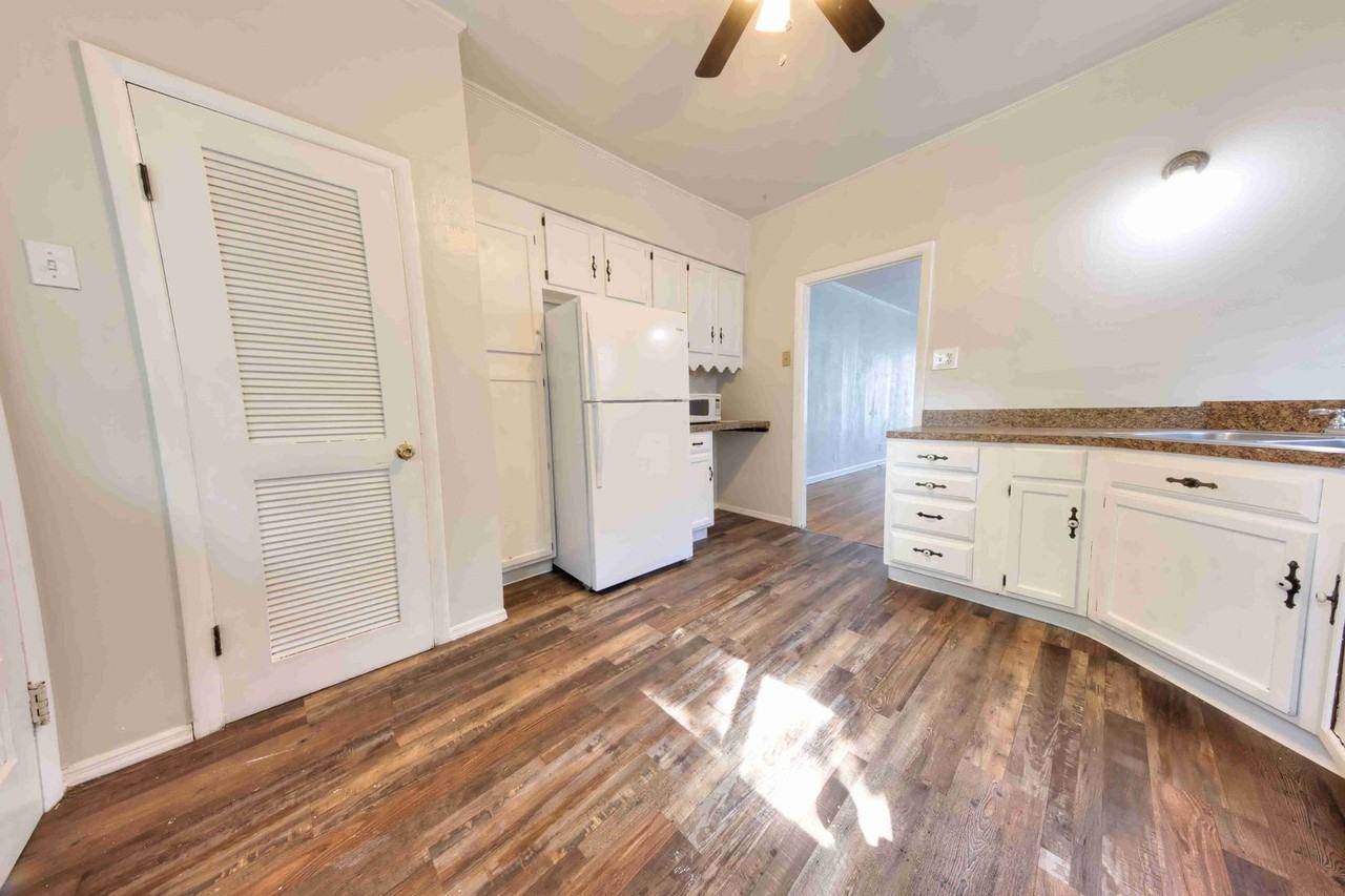 3810 Neosho St - Photo 6 of 28