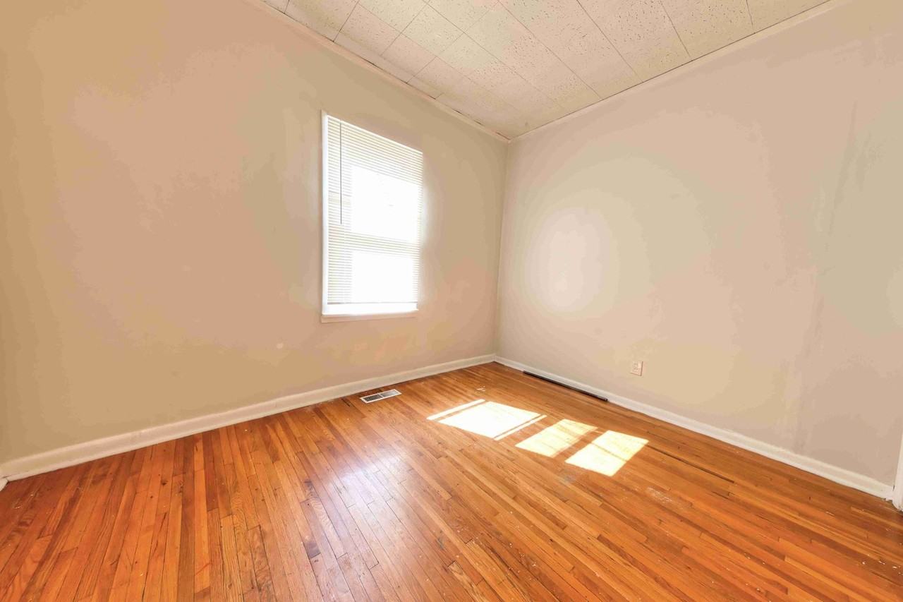 3810 Neosho St - Photo 7 of 28