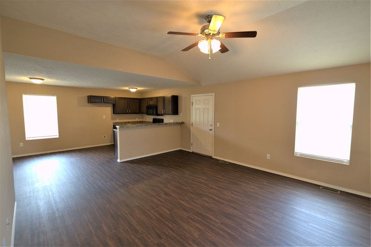 1661 N Mallard Dr - Photo 3 of 17