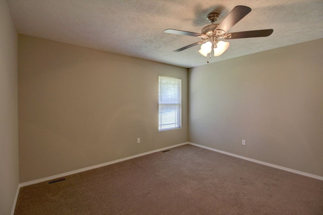 1661 N Mallard Dr - Photo 5 of 17