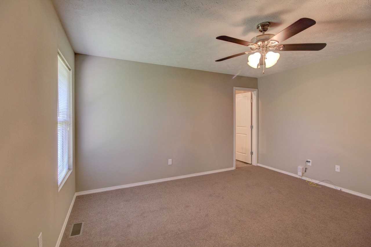 1661 N Mallard Dr - Photo 6 of 17