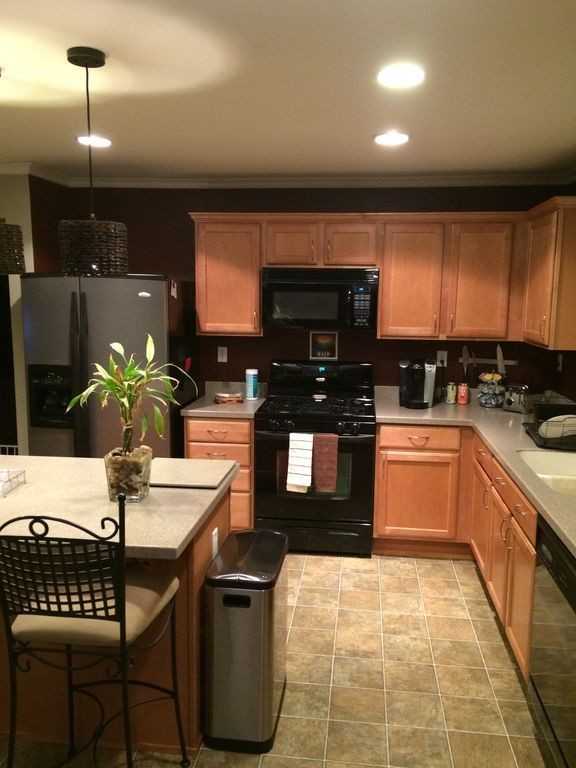 1761 Barney Ave - Photo 3 of 17