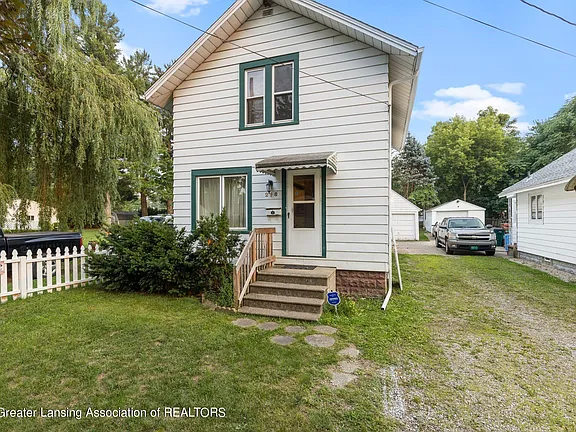 218 Paris Ave - Photo 2 of 8