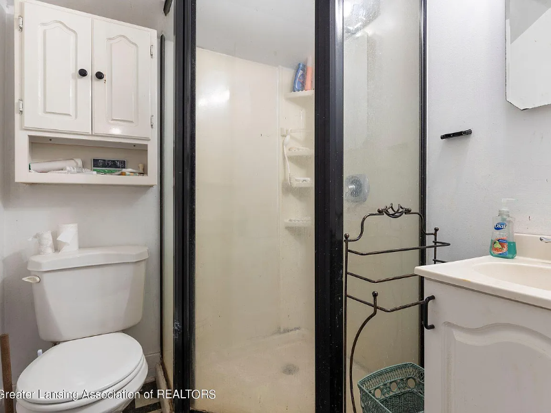 218 Paris Ave - Photo 3 of 8