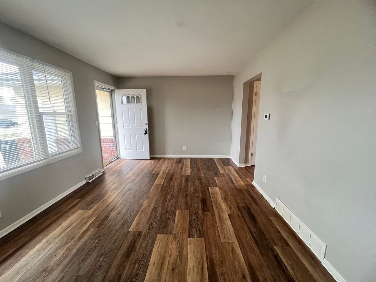 962 Rosewood St - Photo 3 of 27