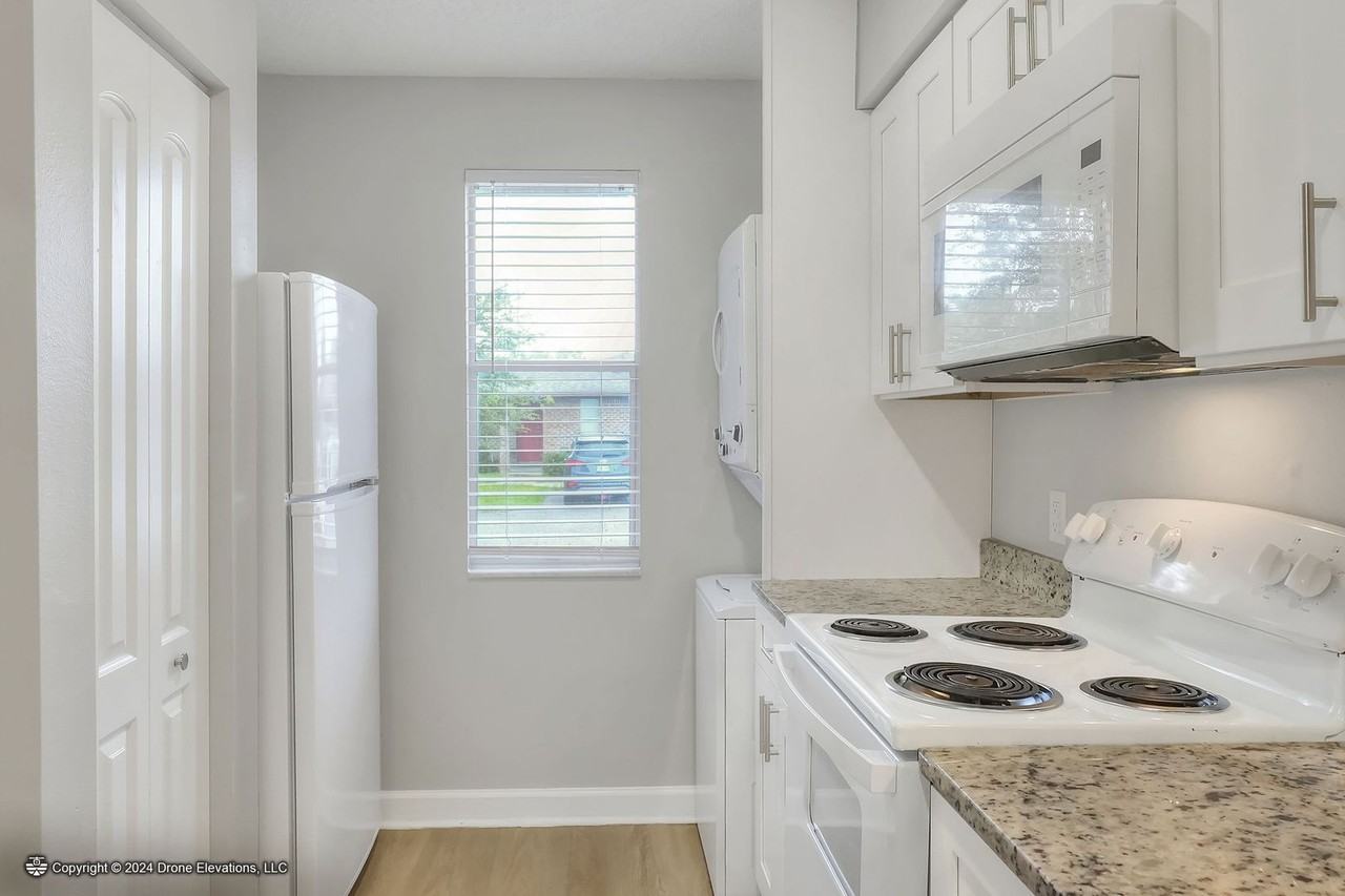 2132 Cabernet Ct - Photo 5 of 13