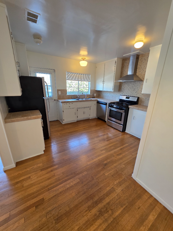 3528 Laurel Ave - Photo 5 of 21