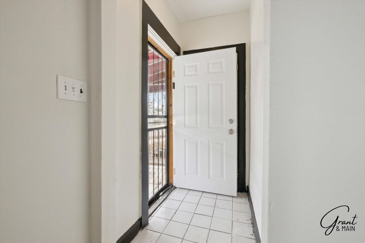 14375 Terry St - Photo 3 of 26