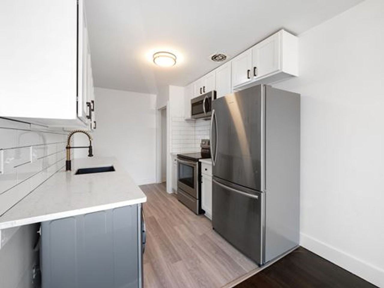 Royal Oakland Apartments (Better Livin LLC) - Photo 2 of 33