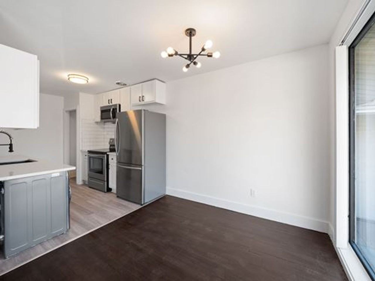 Royal Oakland Apartments (Better Livin LLC) - Photo 4 of 33