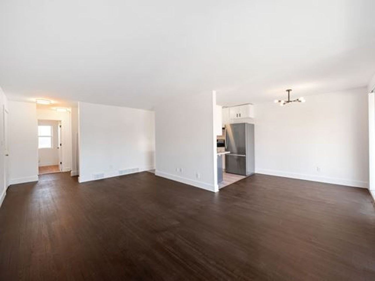 Royal Oakland Apartments (Better Livin LLC) - Photo 5 of 33