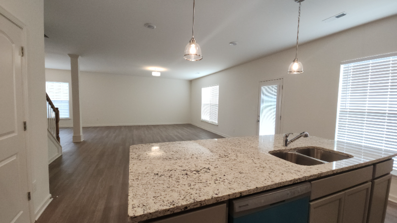 156 Wellesly Ave - Photo 3 of 20