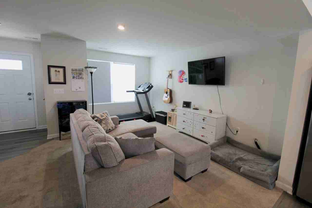 783 Carson Cir - Photo 4 of 28