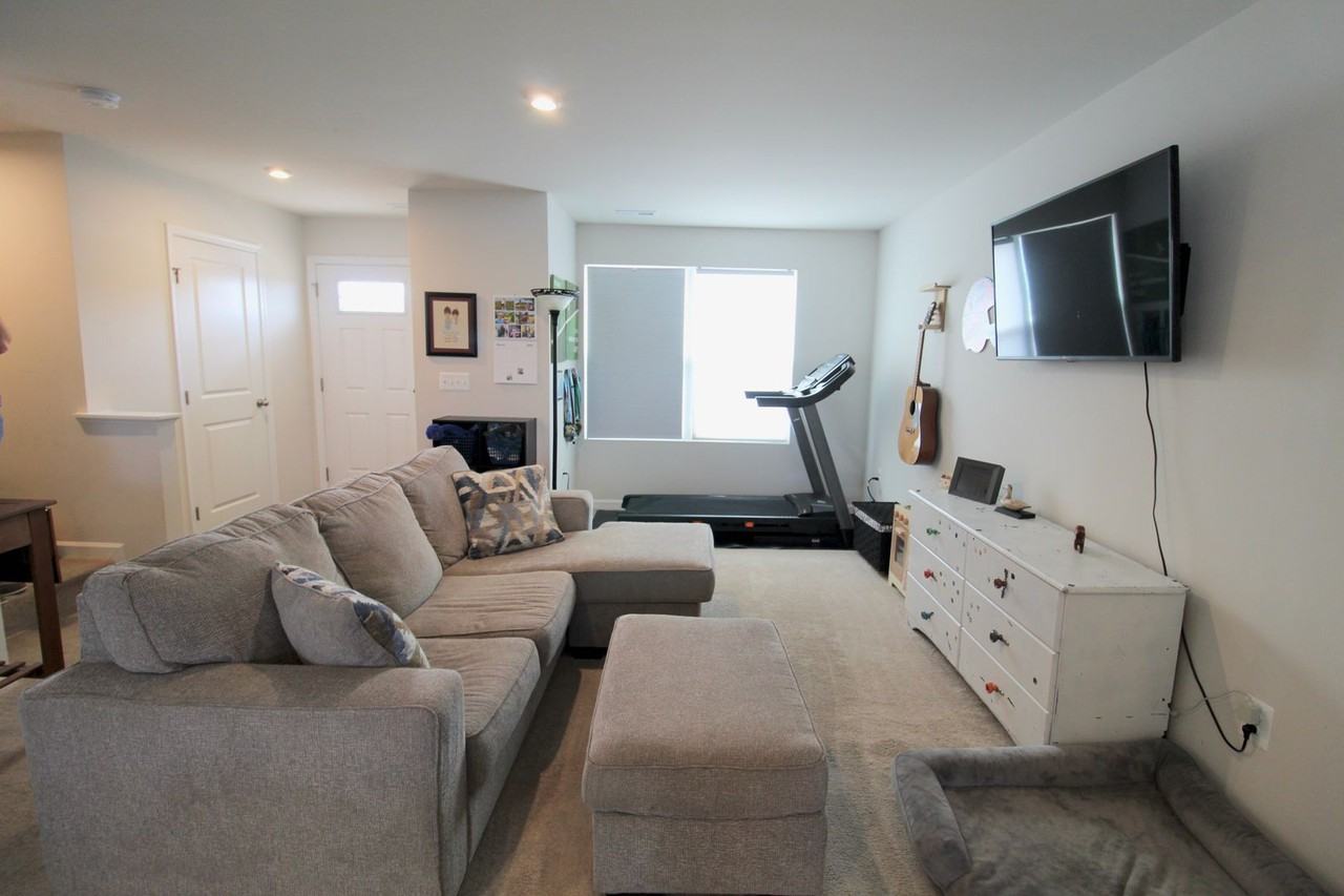 783 Carson Cir - Photo 5 of 28